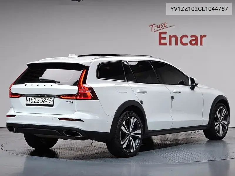 Купить Volvo V60 2020 года VIN yv1zz102cl1044787 пробег 148351 км
